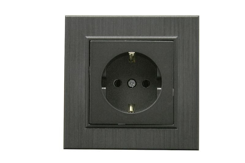 розетка 1-м karea line star с заземл. дым. металлик makel 86050028 от BTSprom.by