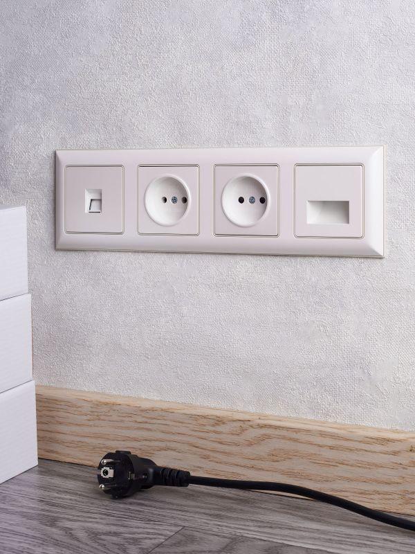  Рамка 4-м BRITE РУ-4-Бр беж./жемчуж. IEK BR-M42-12-1-K10 фото в каталоге от BTSprom.by