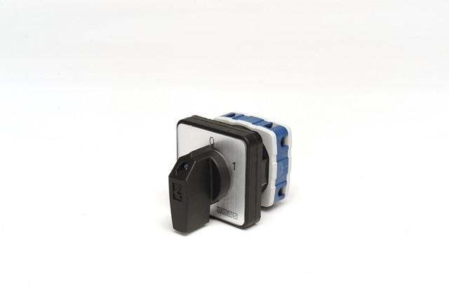 переключатель двухпозиционный (0-1) 1 полюс 40а emas psa040ak131s от BTSprom.by