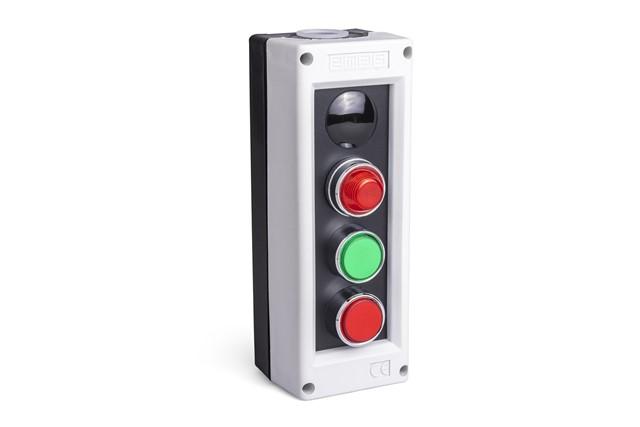 пост 3-кнопочный со световым индикатором (а220х6) черн./сер. emas pk31s от BTSprom.by