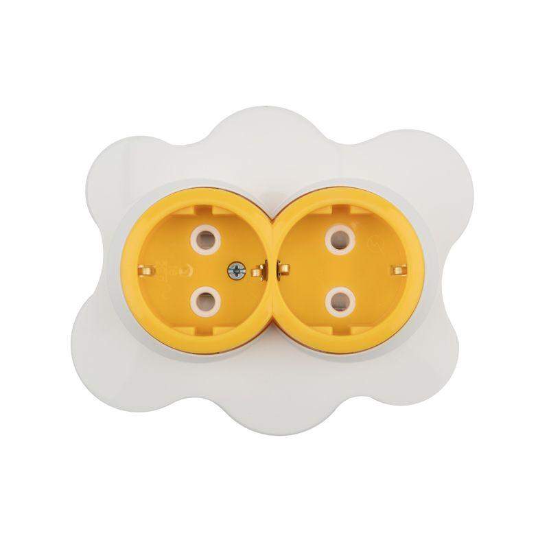 розетка 2-м сп happy яичница с заземл. защ. шторки желт./бел. kranz kr-78-0632 от BTSprom.by