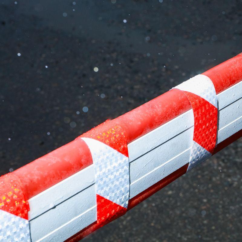  Лента светоотражающая самоклеящаяся 50ммх10м красн.-бел. Rexant 09-4331 фото в каталоге от BTSprom.by