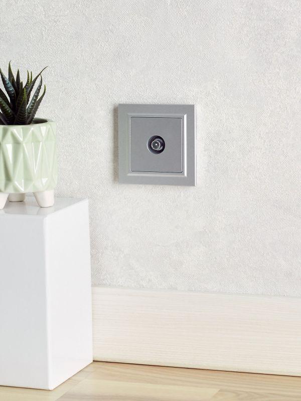  Розетка телевизионная проходная TV СП Brite РТВ10-0-БрА механизм алюм. IEK BR-A10-P-K47 фото в каталоге от BTSprom.by