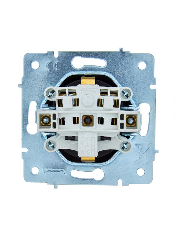  Розетка 1-м СП ASTI 16А IP20 с заземл. защ. шторки термопласт механизм черн. бархат. LEZARD 7081-4288-124B фото в каталоге от BTSprom.by