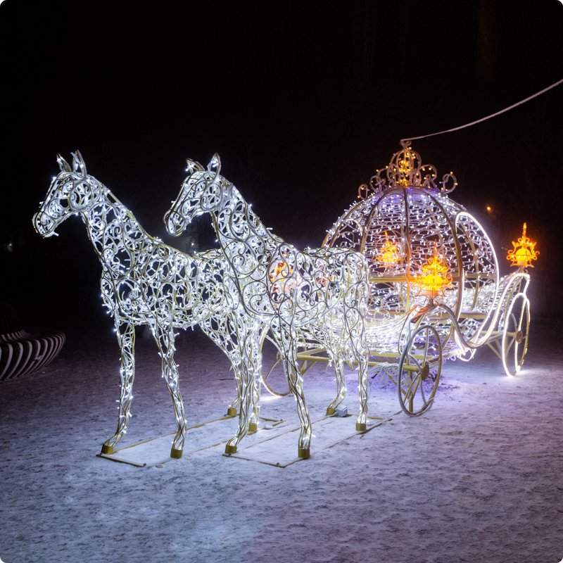 декоративная декорация королевская карета и два коня 300 см от BTSprom.by