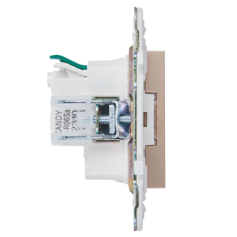  Розетка SKANDY 16А с заземл. защ. шторки безвинт. крепл. SK-R06Sa песочн. IEK SK-R14-16-1-K98 фото в каталоге от BTSprom.by