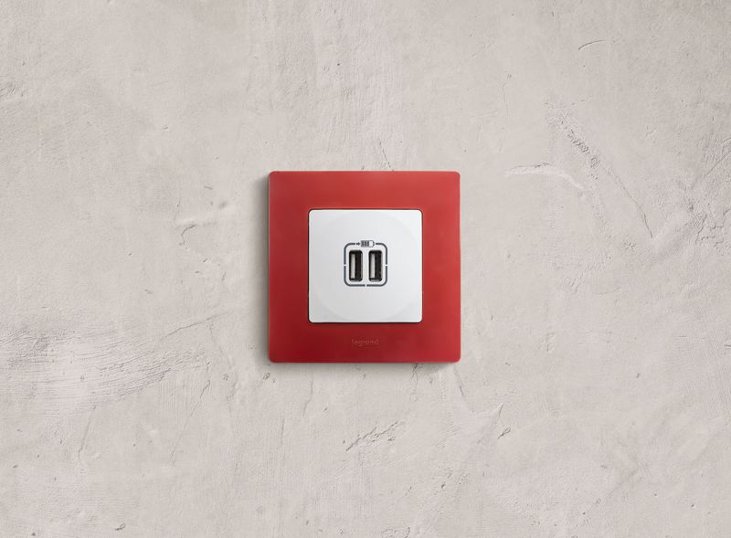  Розетка USB 2-м СП 2мод. Etika 240В/5В 2400мА механизм бел. IEK 672294 фото в каталоге от BTSprom.by