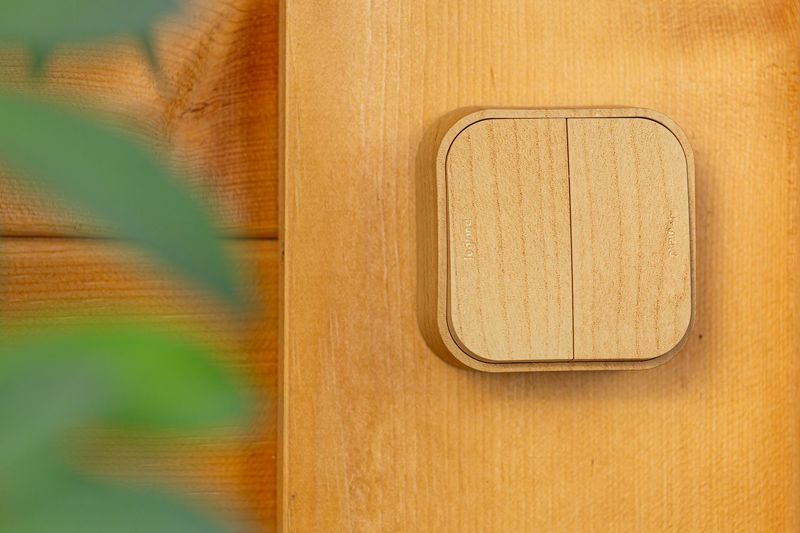  Выключатель 2-кл. ОП Quteo 10А IP20 10AX дерево IEK 782262 фото в каталоге от BTSprom.by