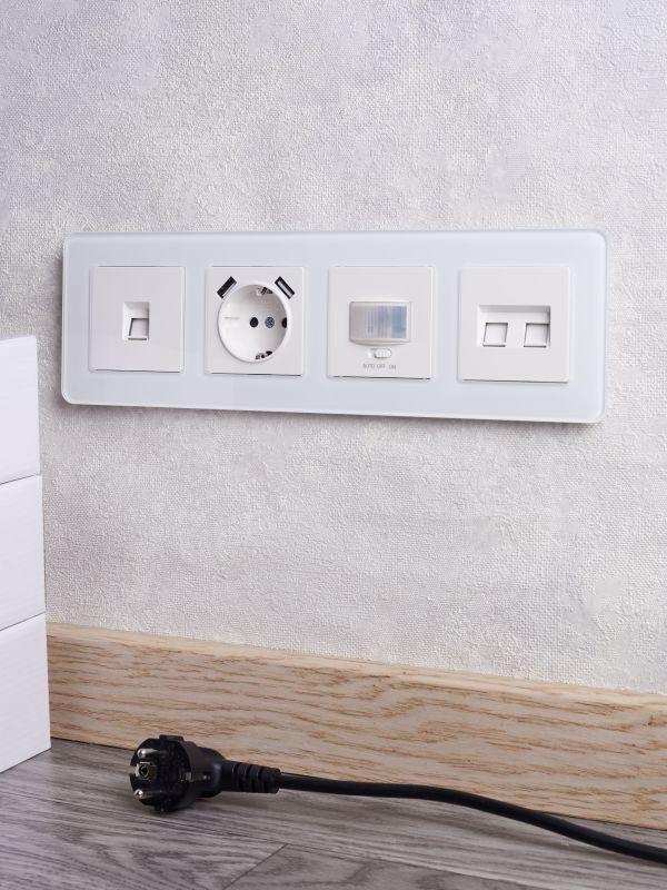  Рамка 4-м BRITE РУ-4-2-Бр стекло бел. RE IEK BR-M42-G-41-K01 фото в каталоге от BTSprom.by