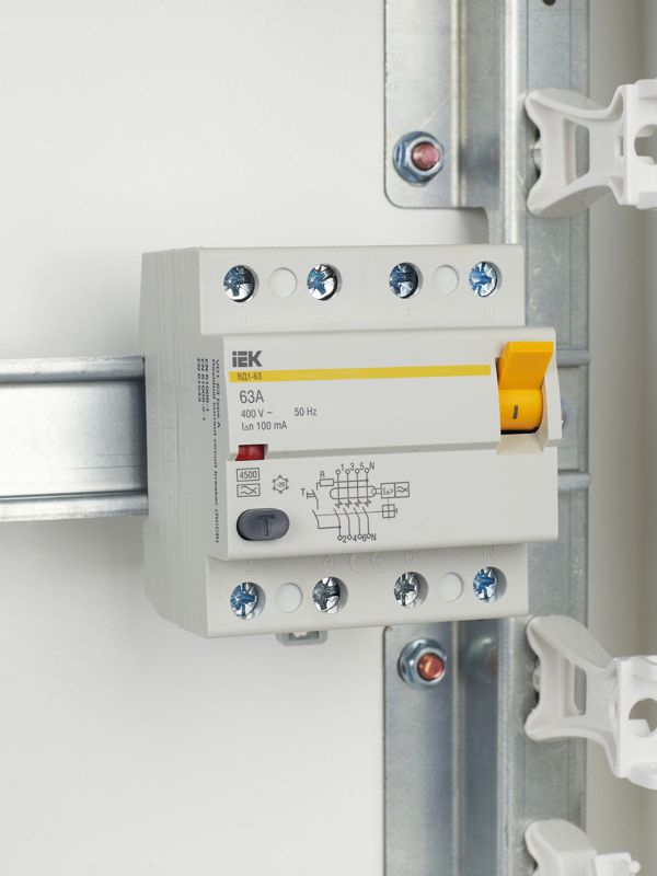  Выключатель дифференциального тока (УЗО) 4п 63А 100мА тип A ВД1-63 KARAT IEK MDV11-4-063-100 фото в каталоге от BTSprom.by