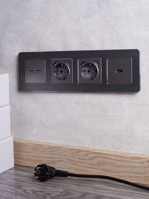  Рамка 4-м BRITE РУ-4-1-Бр метал. титан RE IEK BR-M42-M-01-K48 фото в каталоге от BTSprom.by