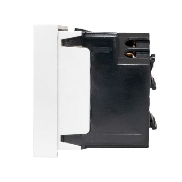  Розетка 45х45 45град. с заземл. быстрозажимные клеммы бел. EKF E2MR16-028-10-45-SL фото в каталоге от BTSprom.by