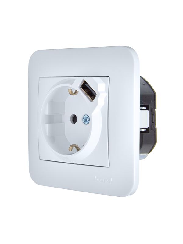  Розетка 1-м СП ASTI 16А IP20 с заземл. с заряд. устройством USB в сборе бел. LEZARD 7081-0202-181 фото в каталоге от BTSprom.by