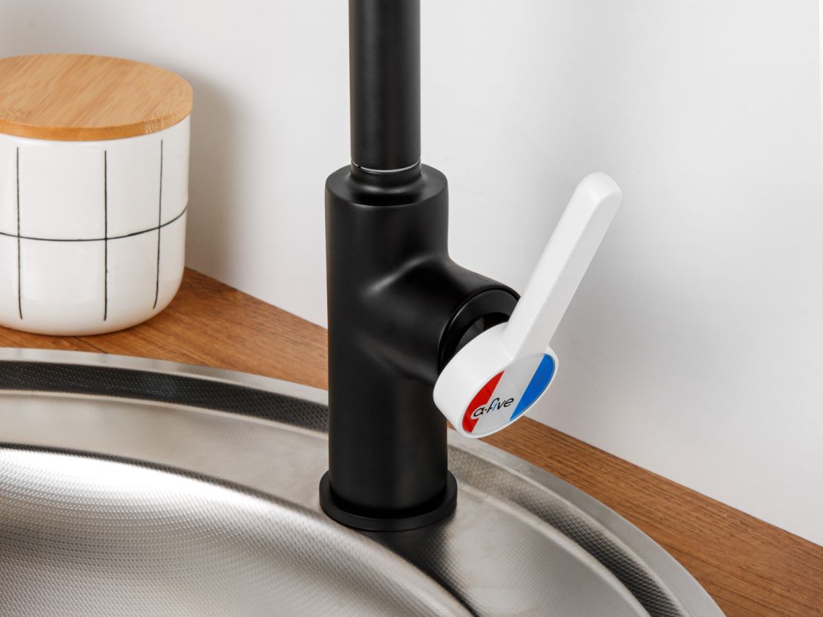  Смеситель для кухни (Lt) D35, серия Rose черный + белый, a-five (J-излив: длина 208 мм, высота 285 мм, поворотный) A5-0824 фото в каталоге от BTSprom.by