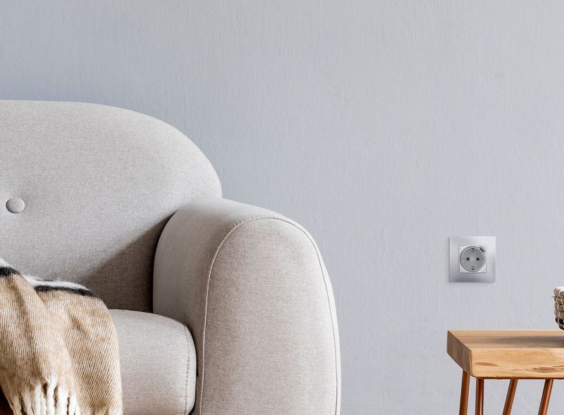  Розетка USB C Etika 16А 250В 1500мА 7.5Вт с заземл. защ. шторки безвинт. зажимы алюм. IEK 672488 фото в каталоге от BTSprom.by