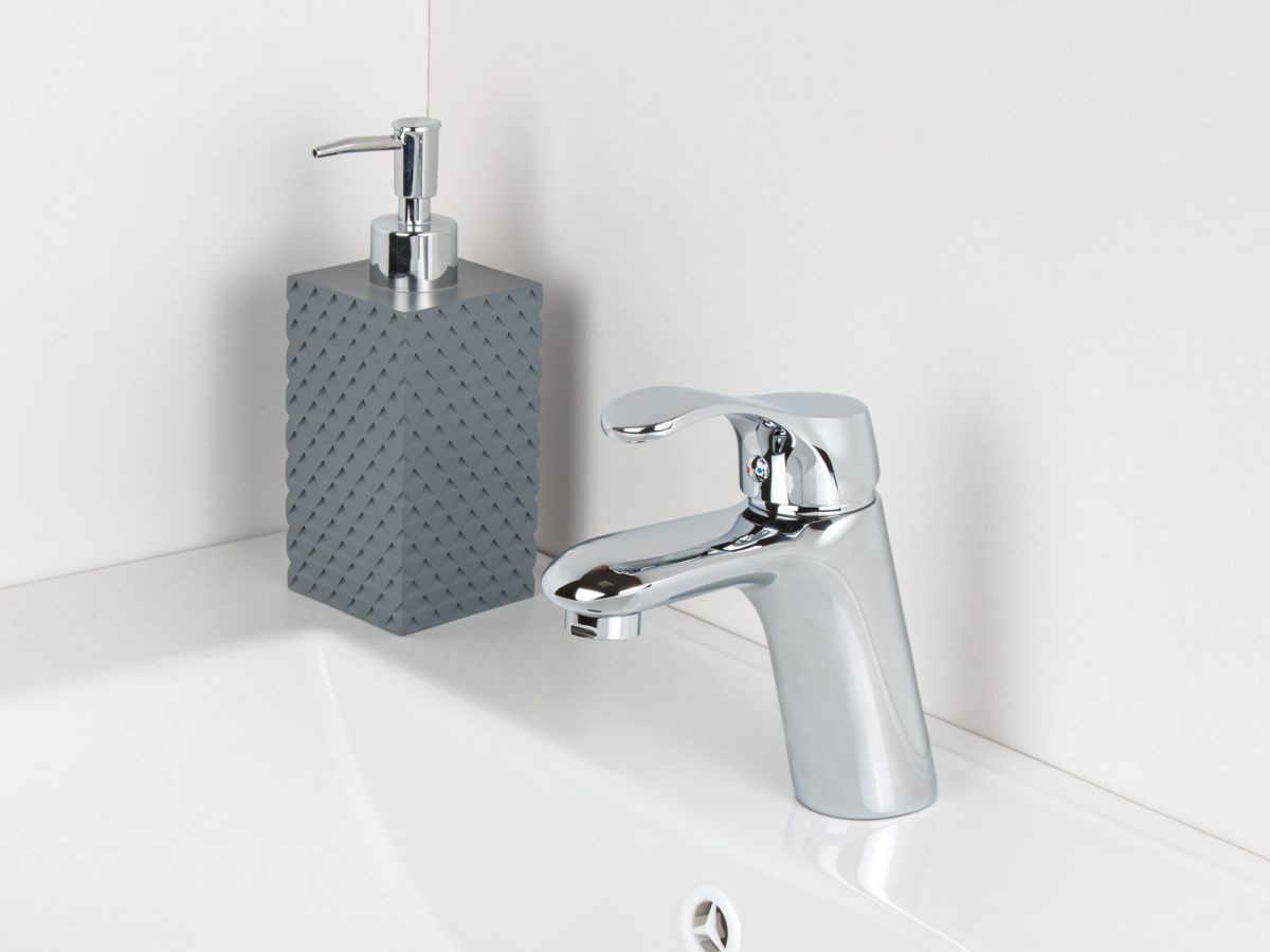  Смеситель для умывальника (Lt) D35, серия Iris хром, a-five (Излив: длина 106 мм, высота 113 мм, монолитный) A5-0221 фото в каталоге от BTSprom.by