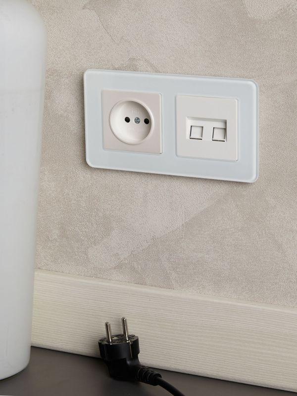  Розетка СП BRITE РСш10-2-БрЖ 10А без заземл. защ. шторки механизм жемчуж. IEK BR-R13-10-K36 фото в каталоге от BTSprom.by