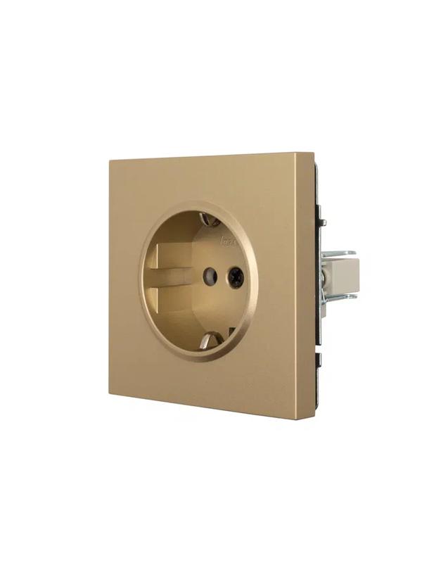  Розетка 1-мест. с защитн.шторк. СП ZIMA IP20 16А ПБТ безвинт. зажим зол. LEZARD 704-3688-124BQC фото в каталоге от BTSprom.by