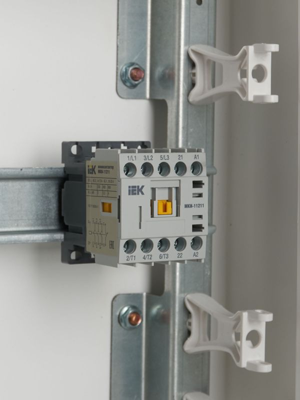  Миниконтактор МКИ-11211 12А 230В/АС3 1Н3 KARAT IEK KMM11-012-230-01 фото в каталоге от BTSprom.by