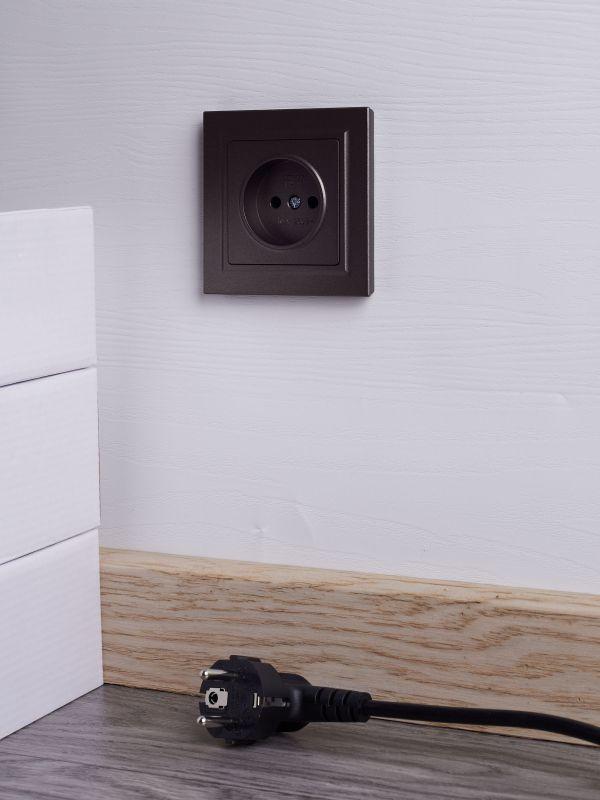  Розетка СП BRITE РСР10-1-0-БрТБ 10А в сборе без заземл. без защ. шторок бр. IEK BR-R10-10-K45-F фото в каталоге от BTSprom.by