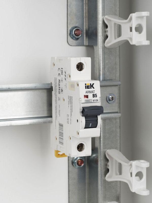 Выключатель автоматический модульный 1п B 5А M10N ARMAT IEK AR-M10N-1-B005 фото в каталоге от BTSprom.by