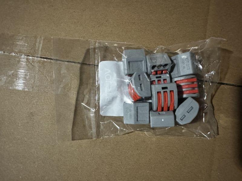  Клемма строительно-монтажная СМК 3 пр. до 4мм 32А 450 В 10шт V02-9W-222-413 сер. Volsten 15220 фото в каталоге от BTSprom.by