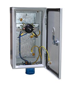 ящик с пакетным выключателем явш 3х63 у2 3п 63а ip54 и разъемом электротехник et053375 от BTSprom.by