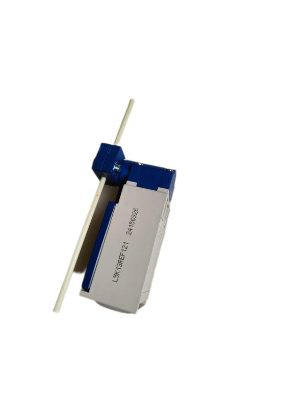  Выключатель концевой быстрого переключения угловой многонаправленный с пластмас. консолью и регулируемым рычагом (1НО+1НЗ) EMAS L5K13REF121 фото в каталоге от BTSprom.by