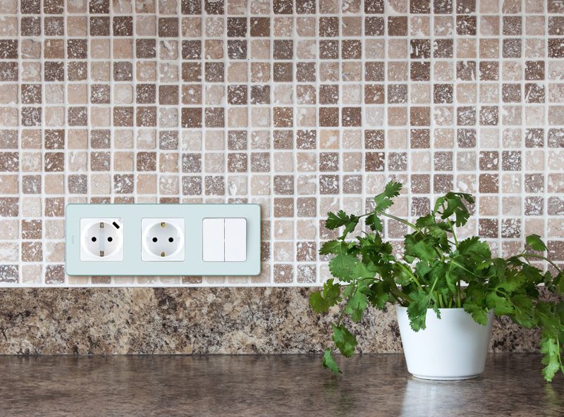  Розетка 1-м СП Inspiria 16А IP20 250В 2P+E немецк. стандарт с заряд. устройством USB тип C 1.5А 5В механизм бел. IEK 673770 фото в каталоге от BTSprom.by