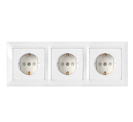 розетка 3-м сп 16а ip20 с заземл. защ. шторки бел. bylectrica рс16-359 от BTSprom.by