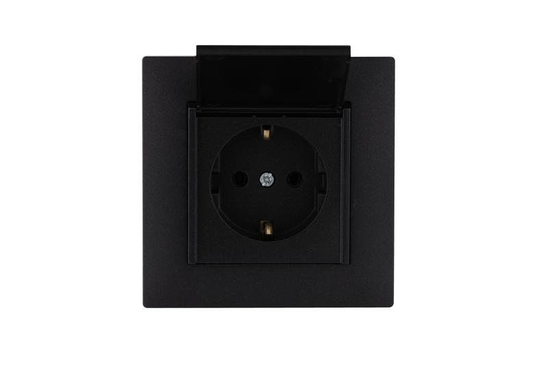  Розетка 1-м с крышкой Karea RIZZ STAR с заземл. чер. Makel 88054029 фото в каталоге от BTSprom.by