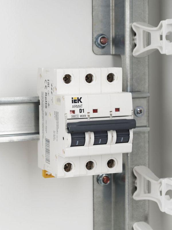  Выключатель автоматический модульный 3п D 1А M06N ARMAT IEK AR-M06N-3-D001 фото в каталоге от BTSprom.by