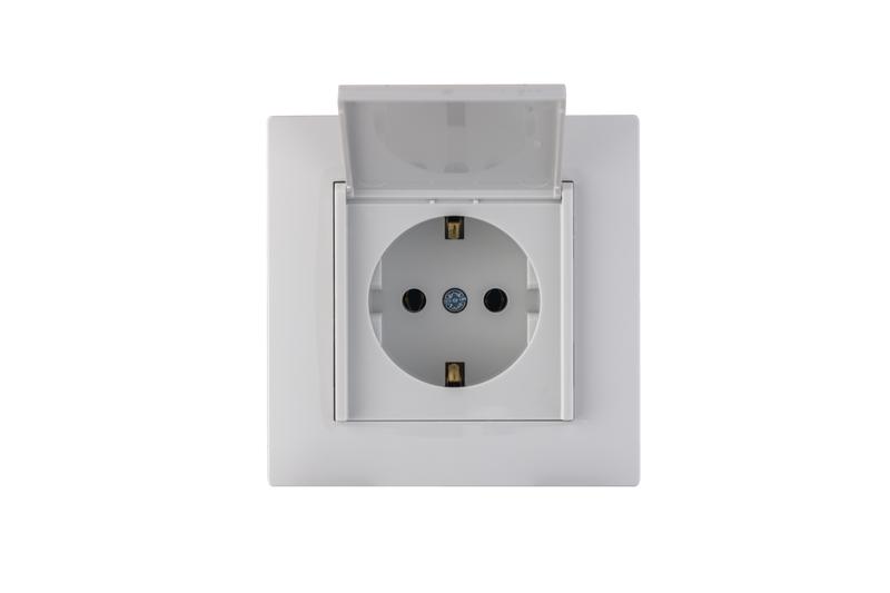  Розетка 1-м с крышкой Karea RIZZ с заземл. бел. Makel 88001029 фото в каталоге от BTSprom.by