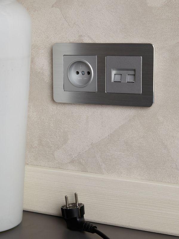  Рамка 2-м BRITE РУ-2-1-Бр метал. алюм. RE AL IEK BR-M22-M-21-K47 фото в каталоге от BTSprom.by