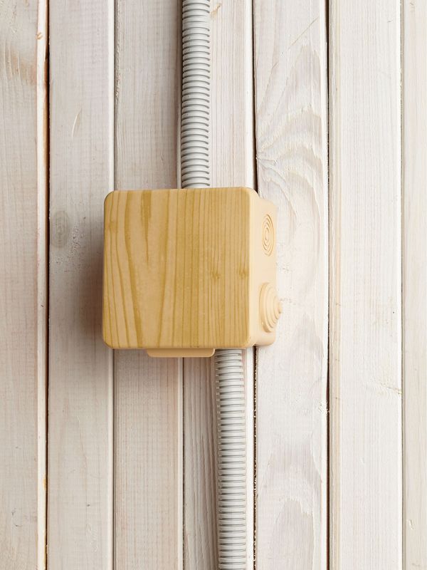  Коробка распаячная ОП КМ 80х80х50 IP54 откид. крышка 7 вводов сосна IEK UKO31-080-080-050-K34-54 фото в каталоге от BTSprom.by