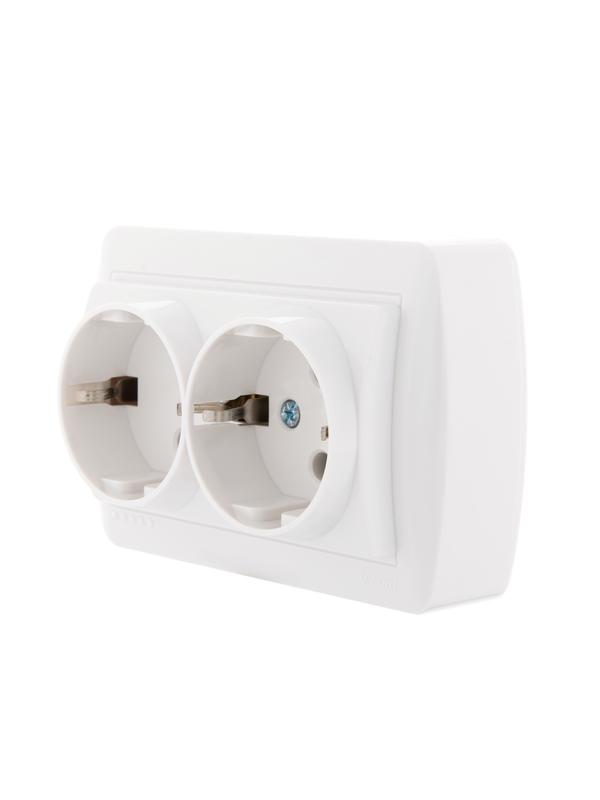  Розетка 2-м ОП Demet 16А IP20 с заземл. закрыт. корпус керамика бел. LEZARD 711-0200-127 фото в каталоге от BTSprom.by