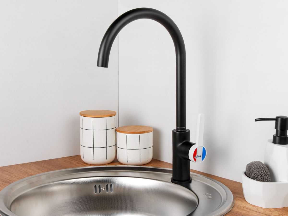  Смеситель для кухни (Lt) D35, серия Rose черный + белый, a-five (J-излив: длина 208 мм, высота 285 мм, поворотный) A5-0824 фото в каталоге от BTSprom.by