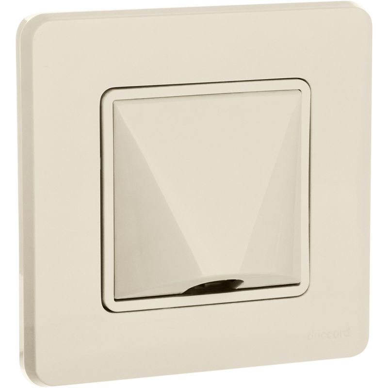  Вывод кабеля Inspiria с зажимом для крепления сл. кость IEK 673891 фото в каталоге от BTSprom.by