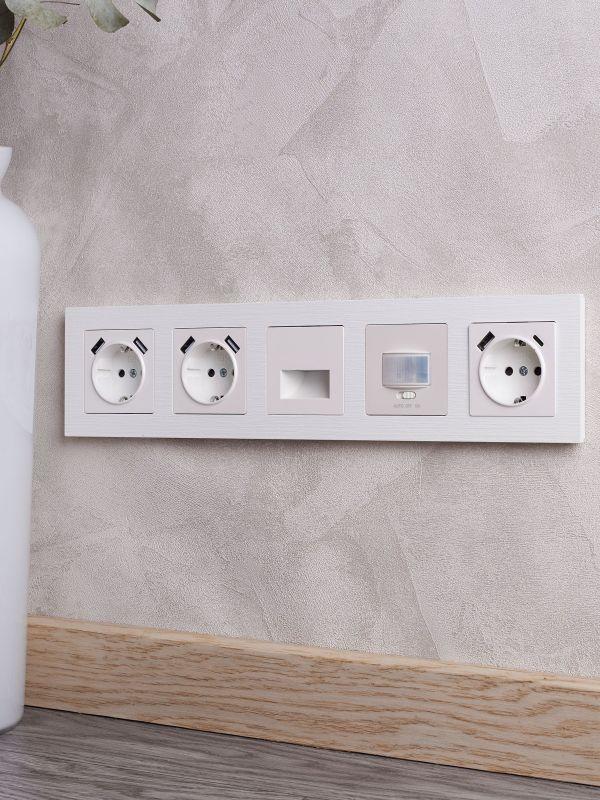  Рамка 5-м BRITE РУ-5-Бр бел. рифленый IEK BR-M52-51-K01 фото в каталоге от BTSprom.by