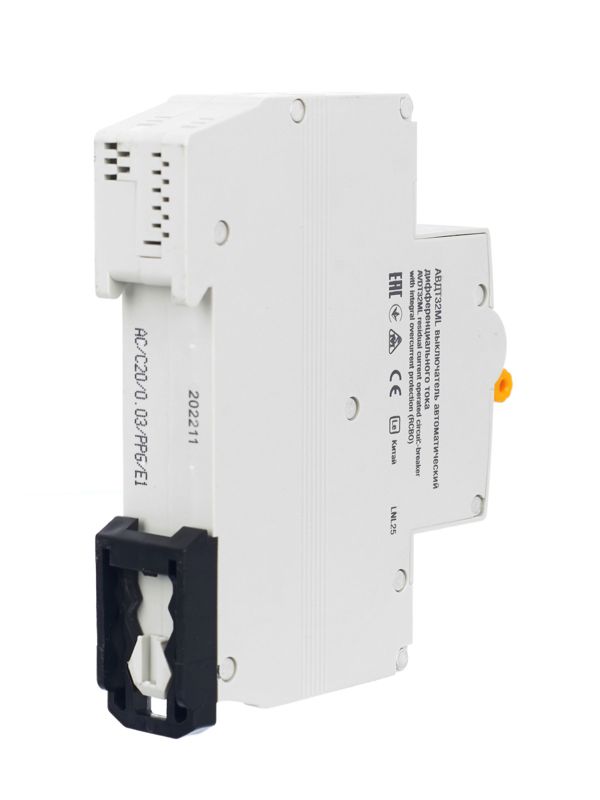  Выключатель автоматический дифференциального тока C 20А 30мА АВДТ32МL KARAT IEK MVD12-1-020-C-030 фото в каталоге от BTSprom.by