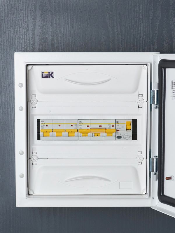  Выключатель автоматический модульный 3п C 100А 15кА ВА47-150 KARAT IEK MVA50-3-100-C фото в каталоге от BTSprom.by