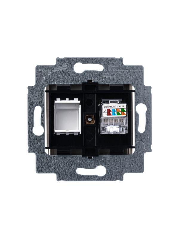  Розетка компьютерная Levit RJ45 кат.5E с заглушкой кофе макиато ABB 2CHH295117A6018 фото в каталоге от BTSprom.by