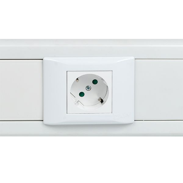  Розетка 45х45 PRO 45град. с заземл. белая EKF E6MR16-028-10-45 фото в каталоге от BTSprom.by