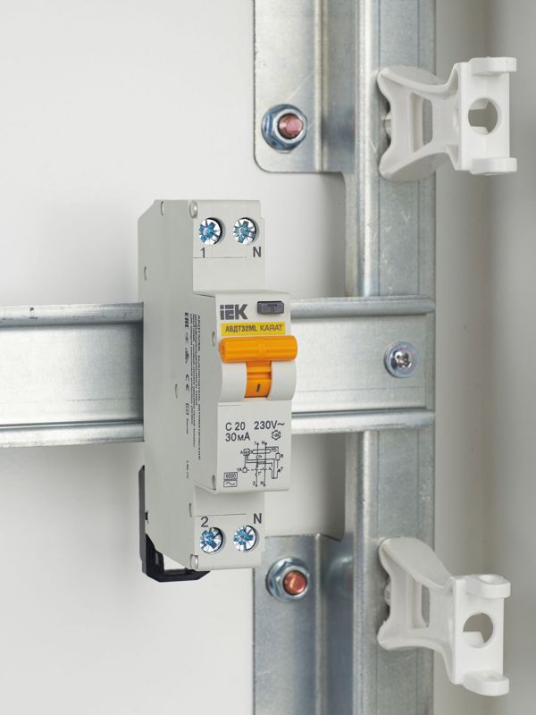  Выключатель автоматический дифференциального тока C 20А 30мА АВДТ32МL KARAT IEK MVD12-1-020-C-030 фото в каталоге от BTSprom.by