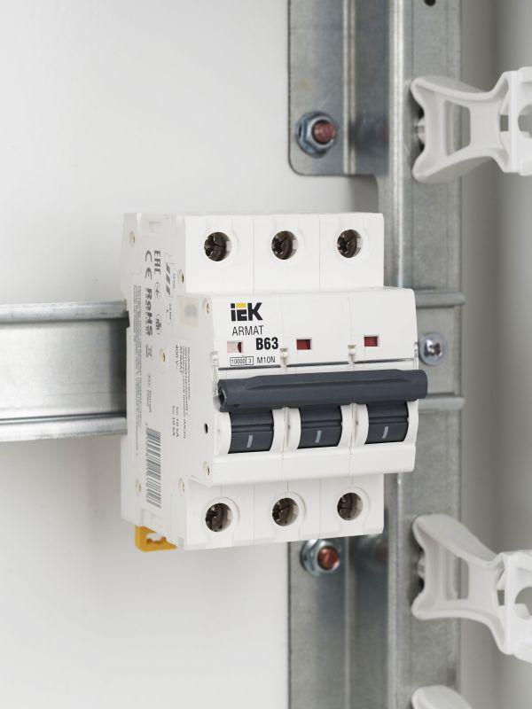  Выключатель автоматический модульный 3п B 63А M10N ARMAT IEK AR-M10N-3-B063 фото в каталоге от BTSprom.by