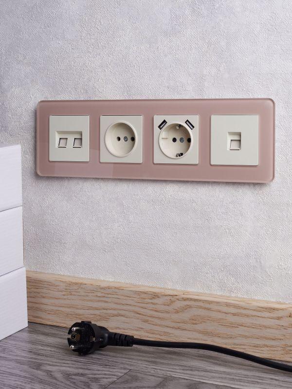  Рамка 4-м BRITE РУ-4-2-Бр стекло дым. RE IEK BR-M42-G-41-K97 фото в каталоге от BTSprom.by