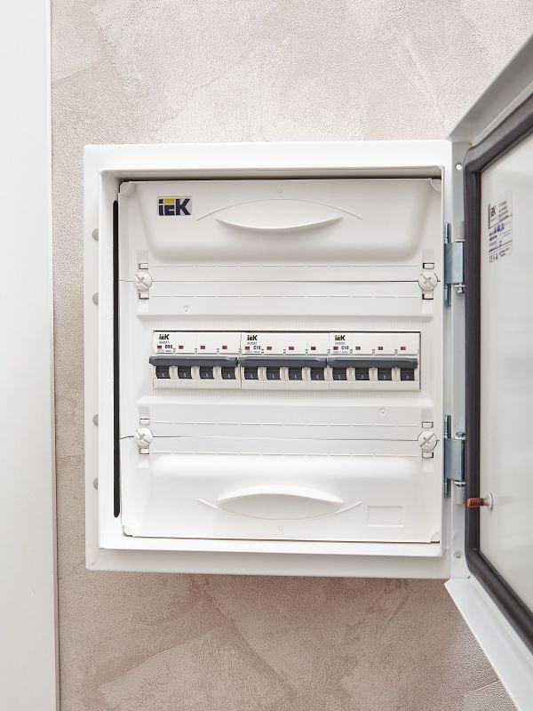  Выключатель автоматический модульный 4п C 16А M06N ARMAT IEK AR-M06N-4-C016 фото в каталоге от BTSprom.by