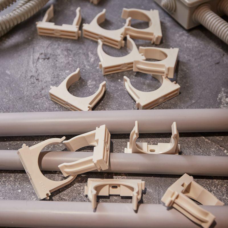  Держатель для труб (клипса) d40мм для монтажн. пистолета бел. Rexant 28-0440-3 фото в каталоге от BTSprom.by