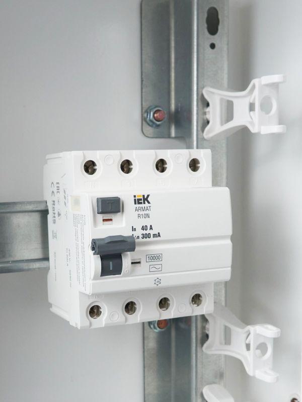  Выключатель дифференциального тока (УЗО) 4п 40А 300мА тип AC ВДТ R10N ARMAT IEK AR-R10N-4-040C300 фото в каталоге от BTSprom.by
