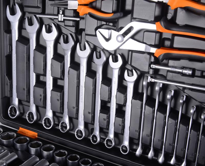  Набор инструментов 1/2дюйм 1/4дюйм CrV в кейсе 151 предмет Вихрь 73/6/7/9 фото в каталоге от BTSprom.by